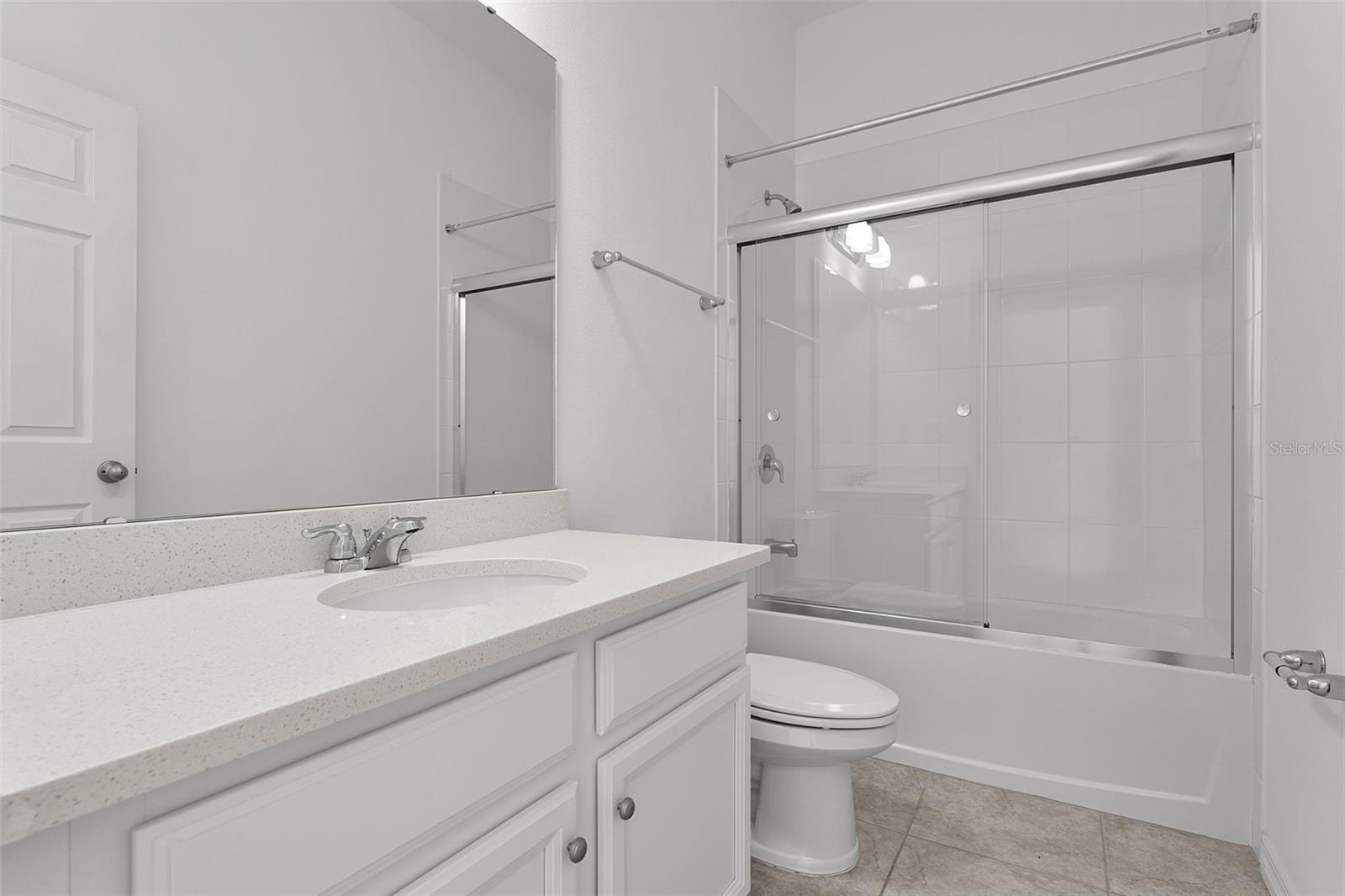 Image 18 of 34 For 12676 Salomon Cove Drive