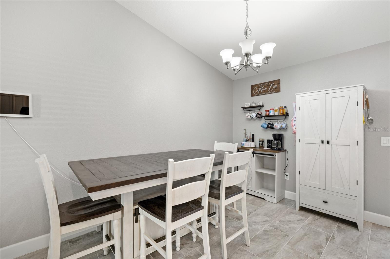 Listing photo id 8 for 163 Marion Oaks Pass