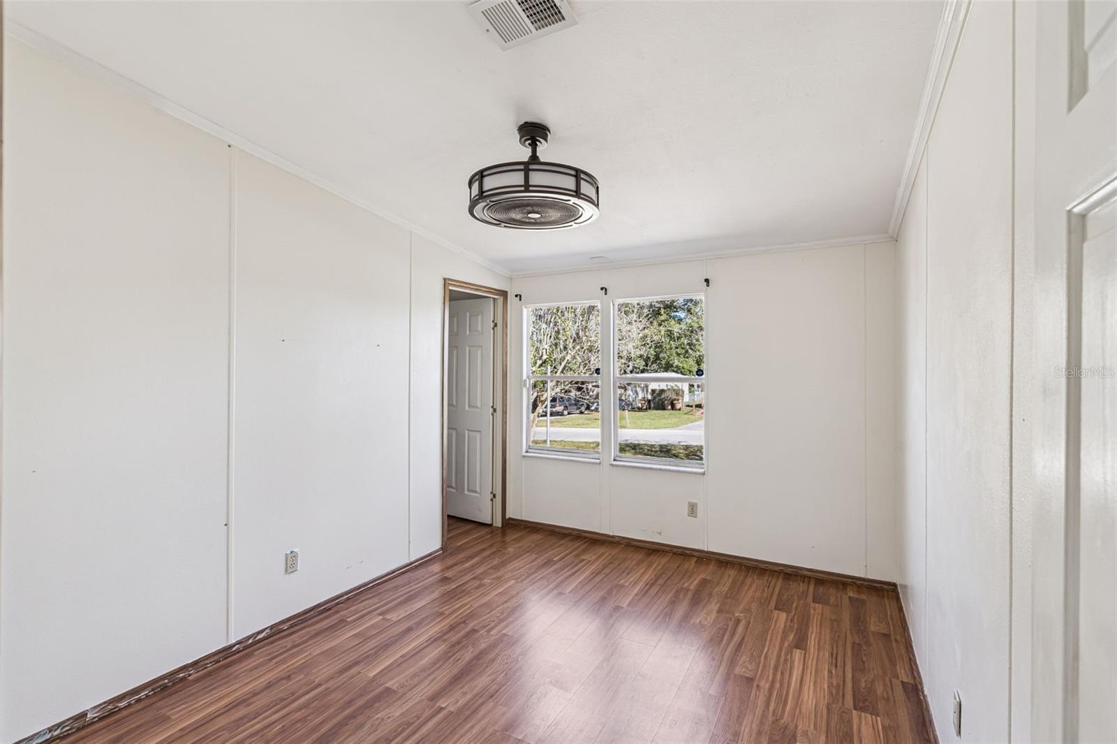 Image 13 of 31 For 16845 Bay Avenue