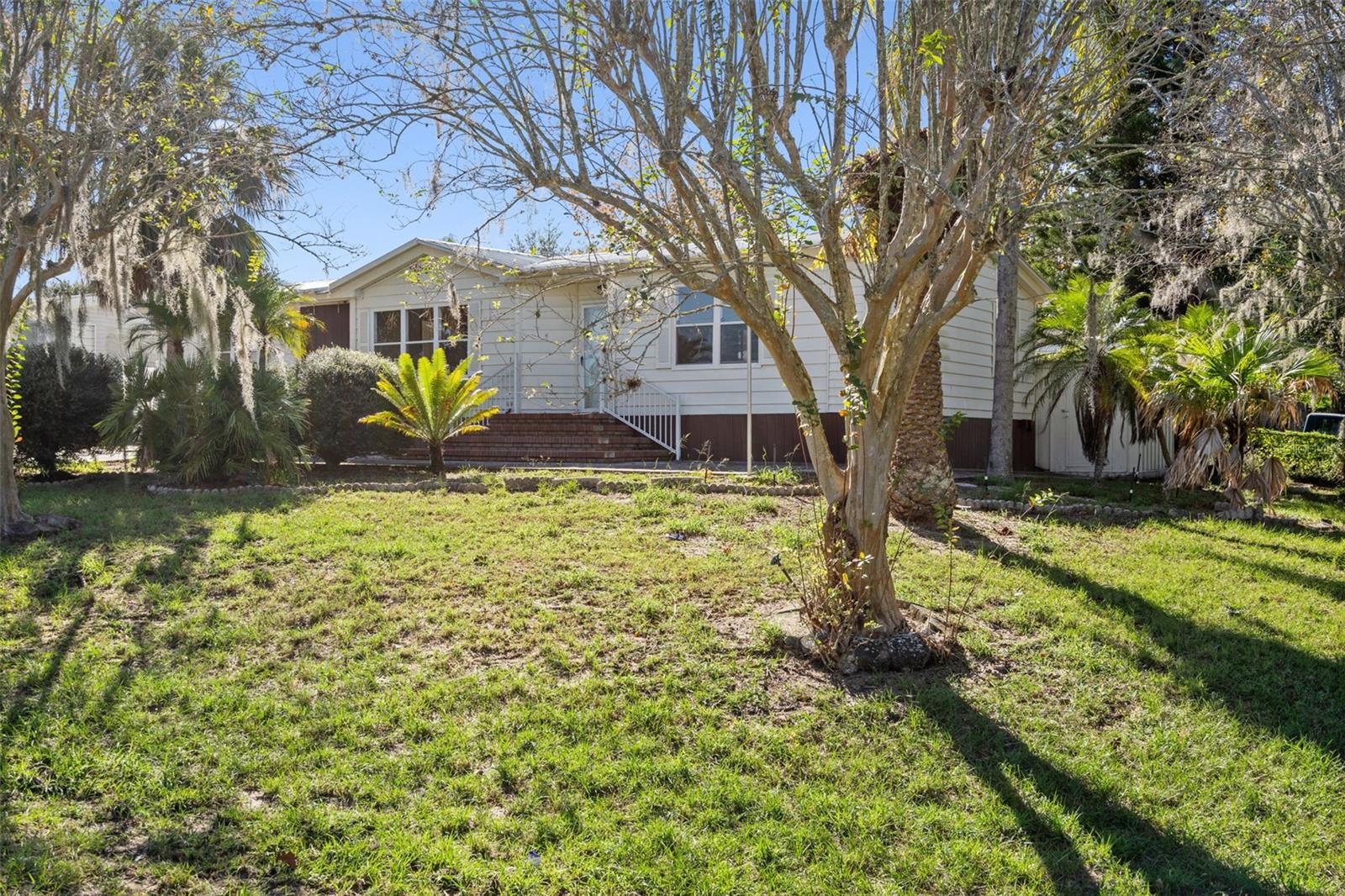 Image 2 of 31 For 16845 Bay Avenue