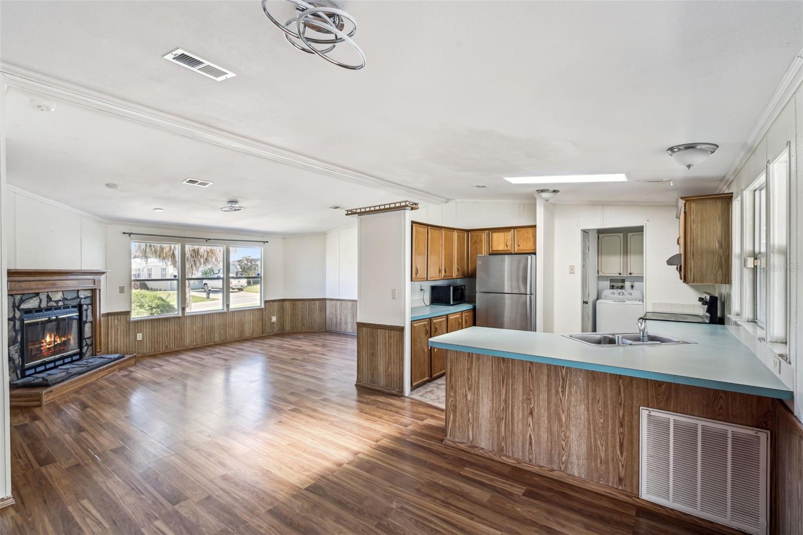 Image 7 of 31 For 16845 Bay Avenue