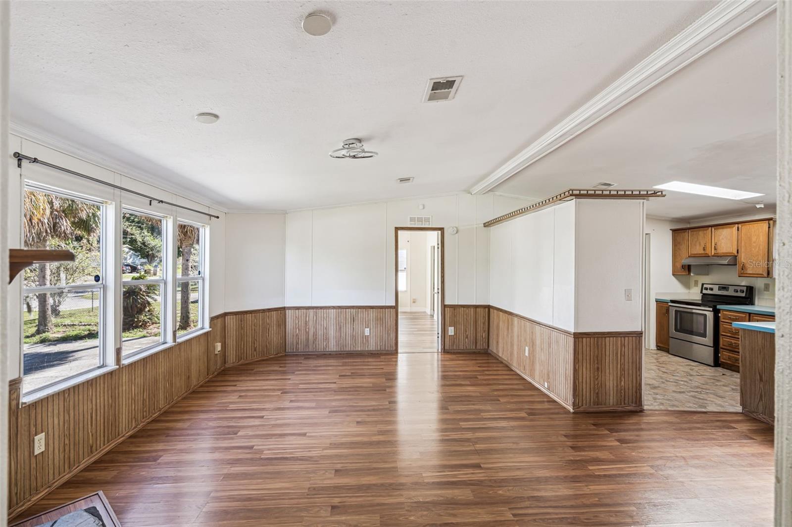 Image 8 of 31 For 16845 Bay Avenue