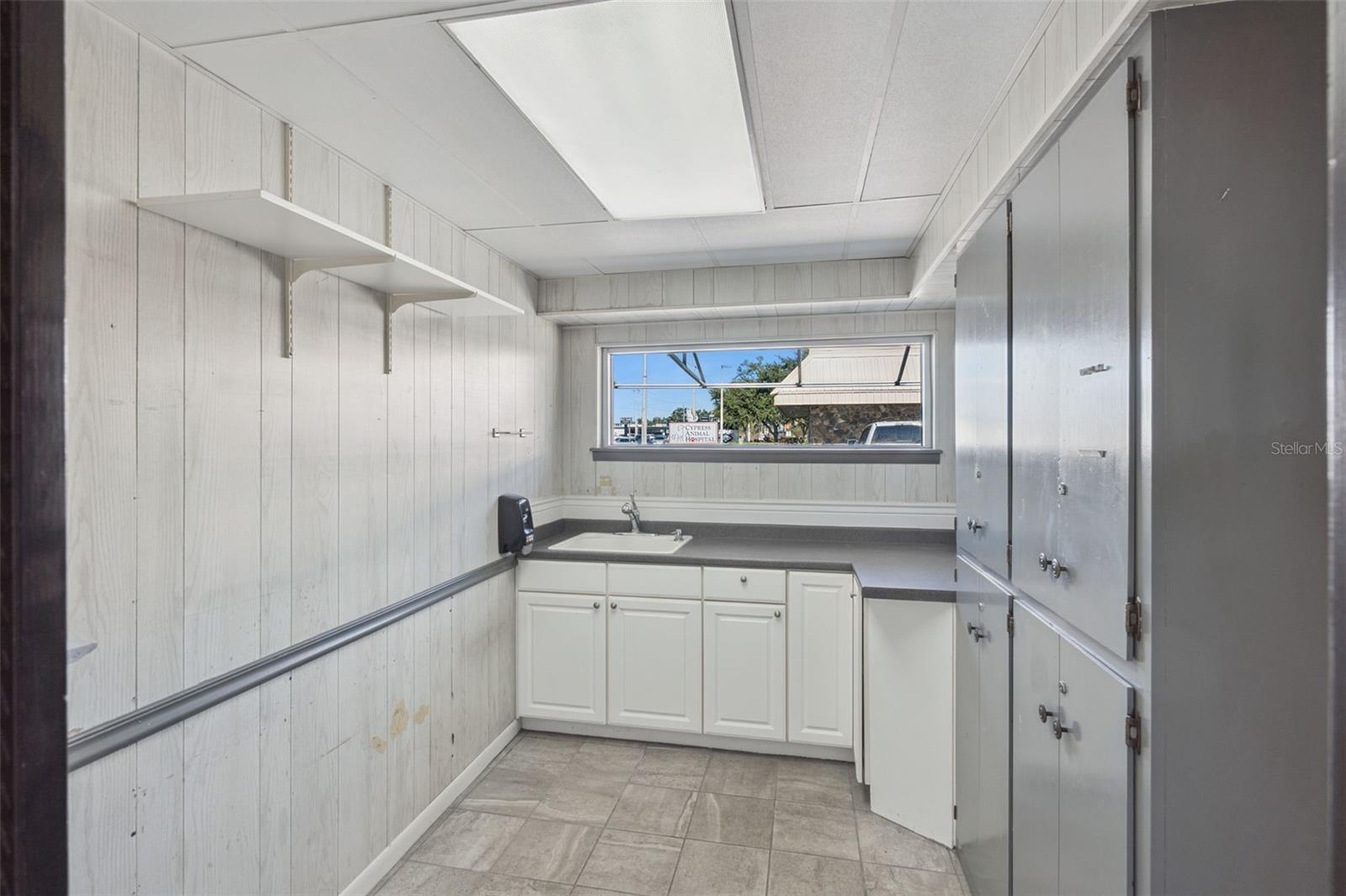 Image 12 of 28 For 1610 1st Street S