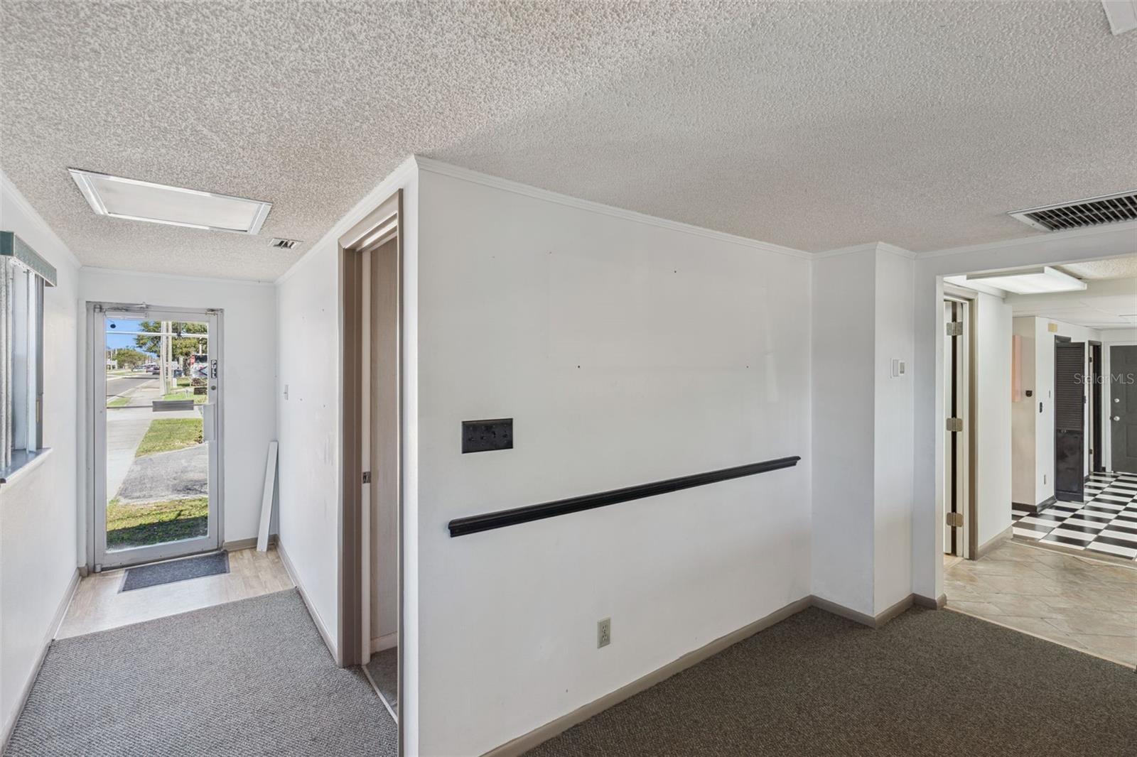 Image 5 of 28 For 1610 1st Street S