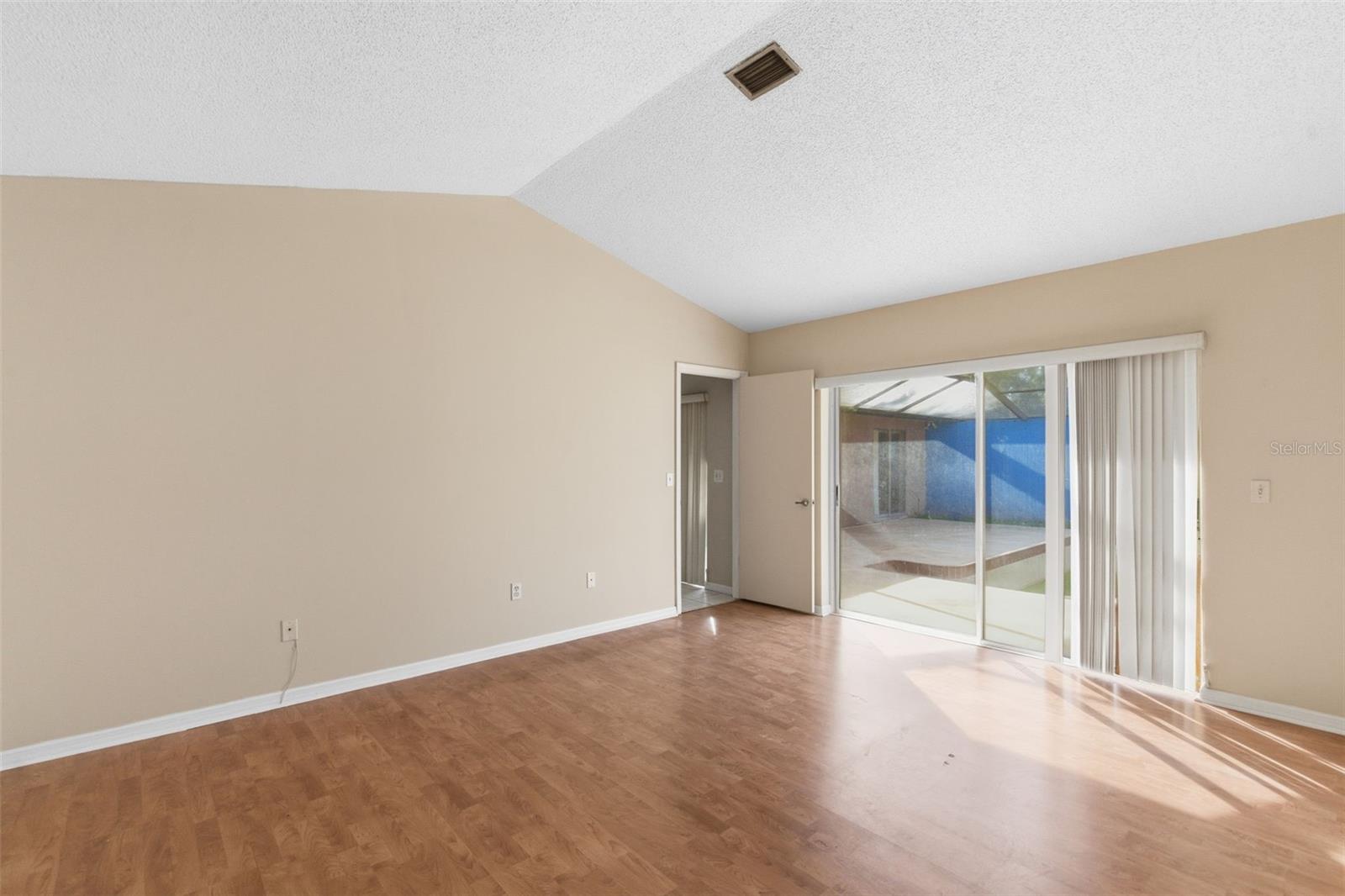 Image 14 of 29 For 4912 Easter Circle 12