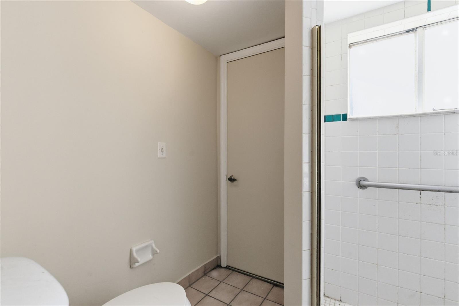 Image 16 of 29 For 4912 Easter Circle 12