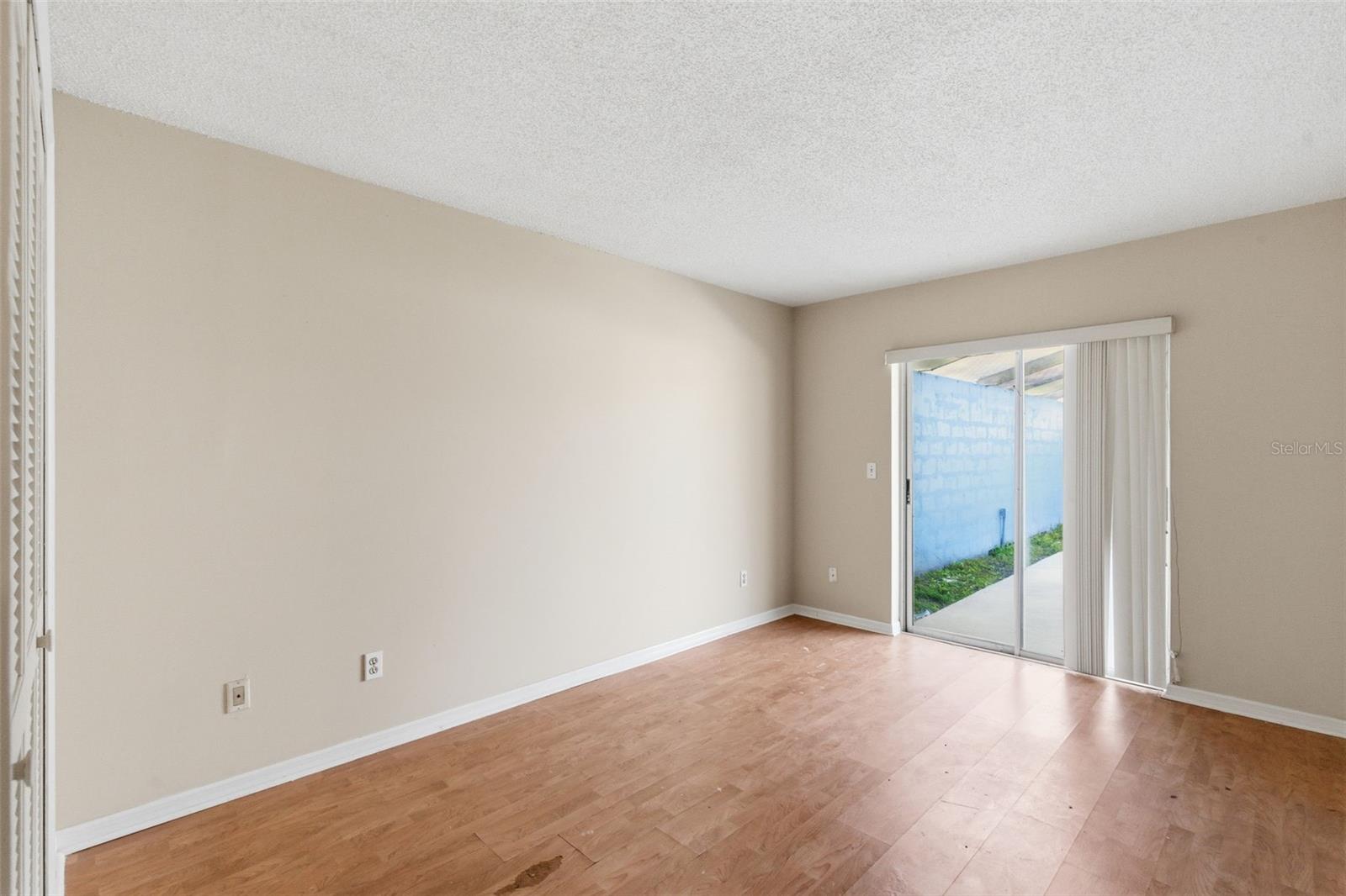 Image 22 of 29 For 4912 Easter Circle 12