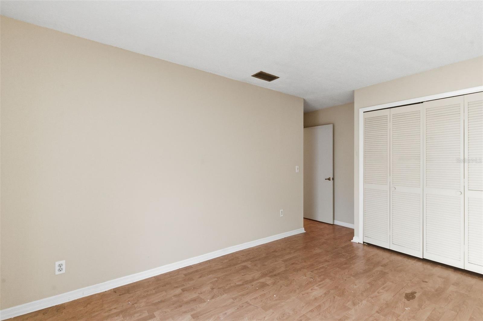 Image 23 of 29 For 4912 Easter Circle 12