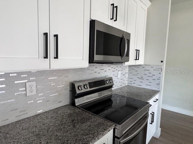 Image 11 of 26 For 2061 19th Avenue Sw