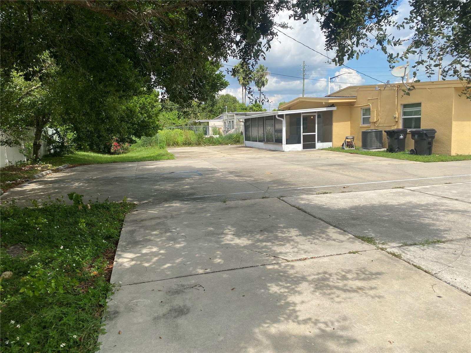 Image 3 of 10 For 10 Semoran Boulevard