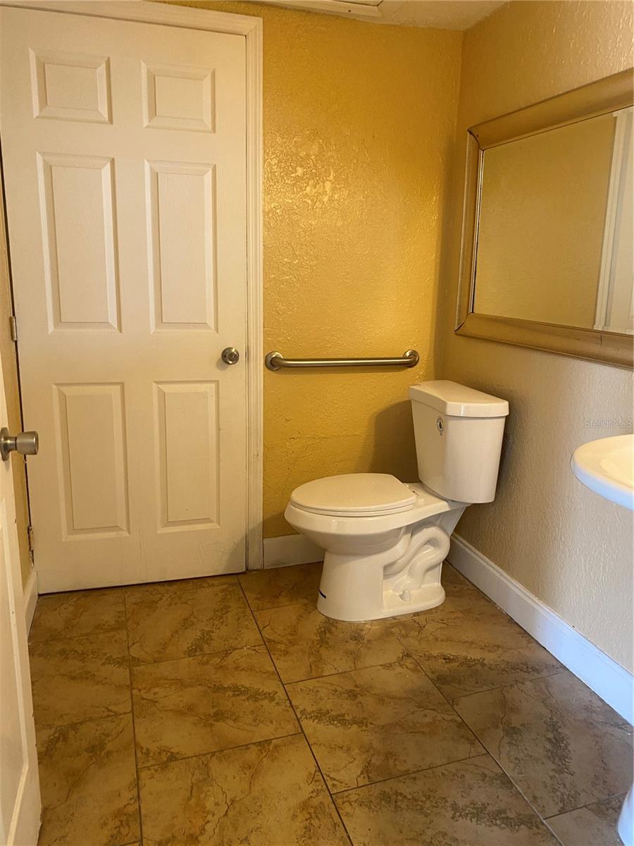 Image 7 of 10 For 10 Semoran Boulevard