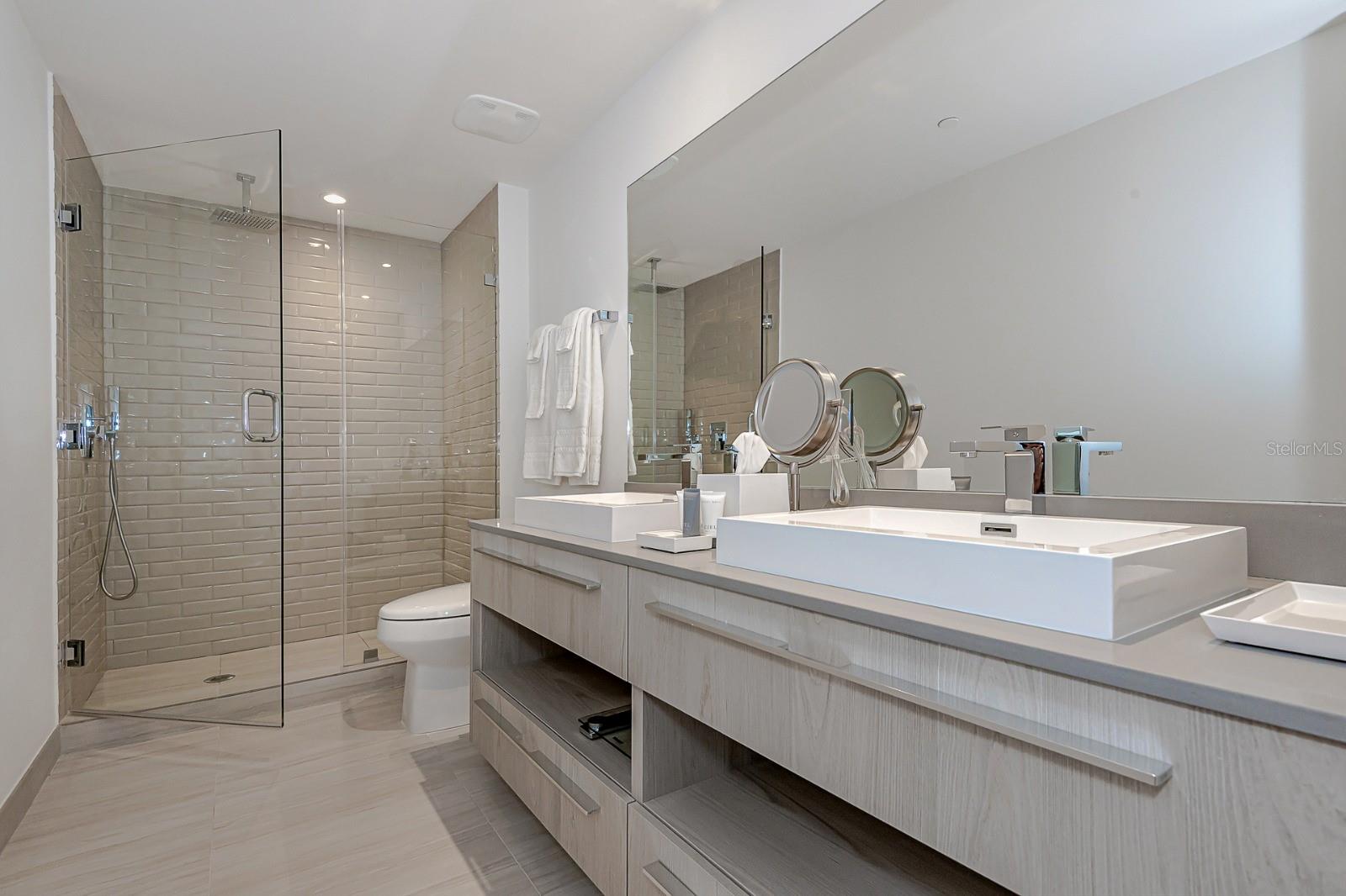 Image 12 of 19 For 4010 S Ocean Dr  R2404