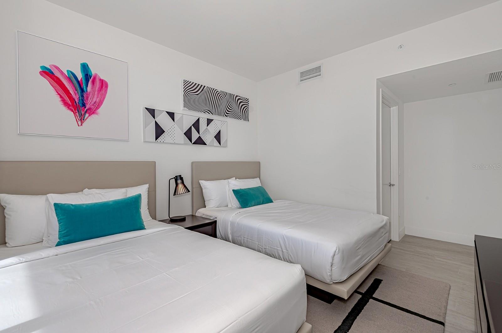 Image 14 of 19 For 4010 S Ocean Dr  R2404