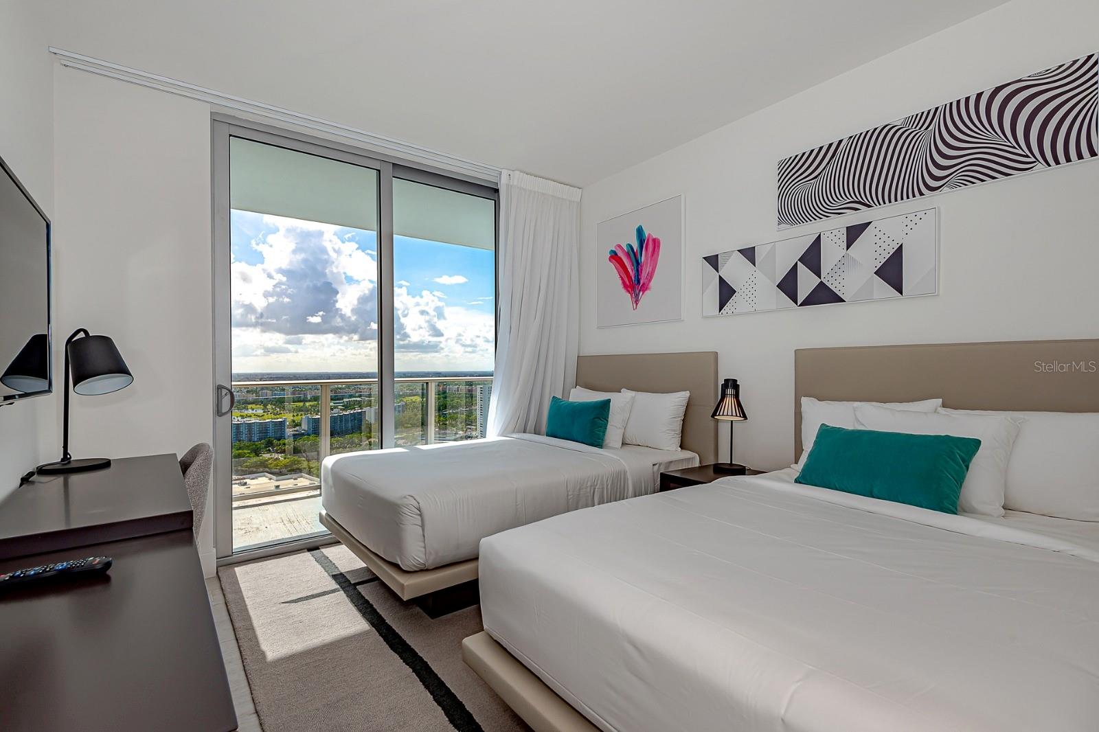 Image 15 of 19 For 4010 S Ocean Dr  R2404