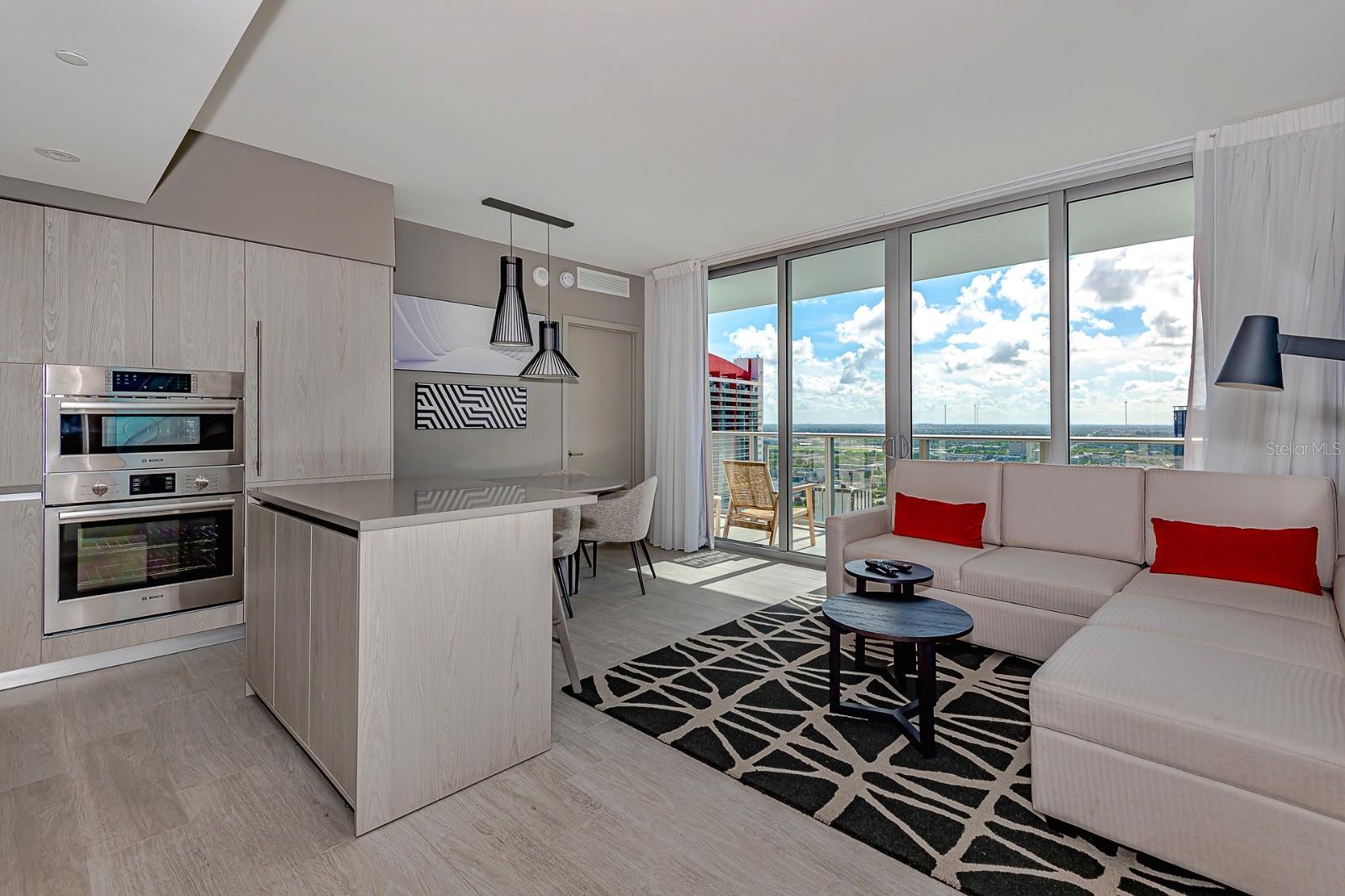 Image 5 of 19 For 4010 S Ocean Dr  R2404