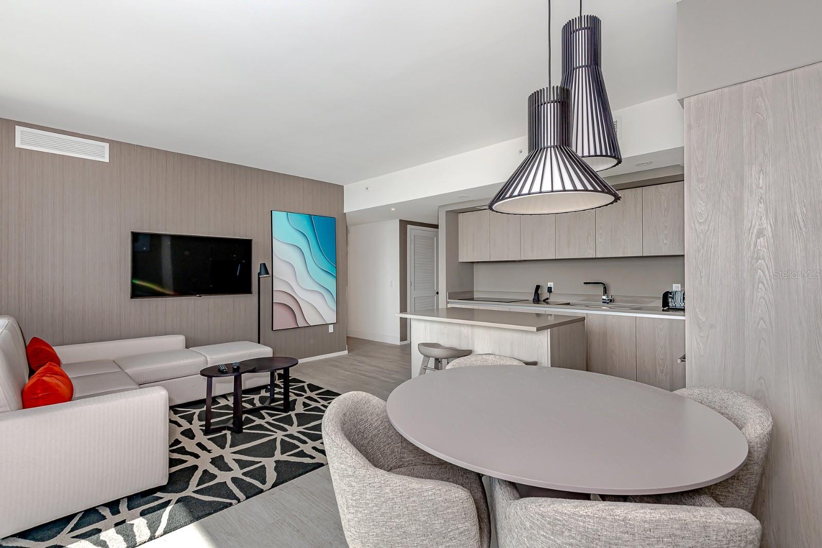 Image 6 of 19 For 4010 S Ocean Dr  R2404