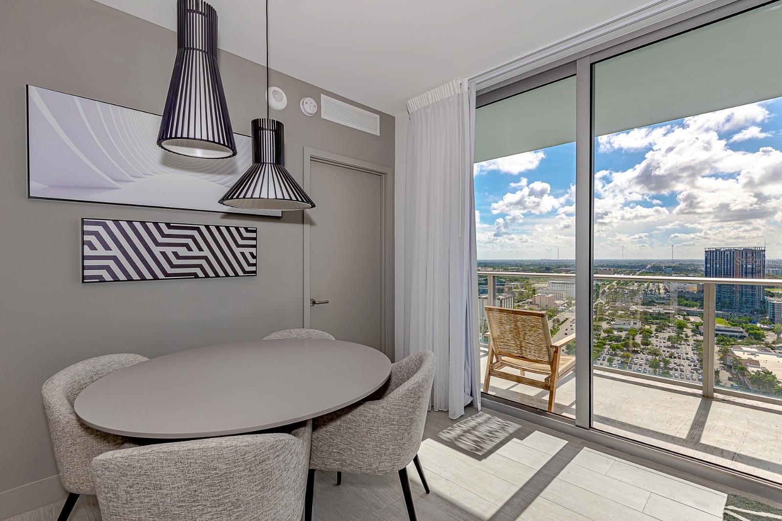 Image 7 of 19 For 4010 S Ocean Dr  R2404