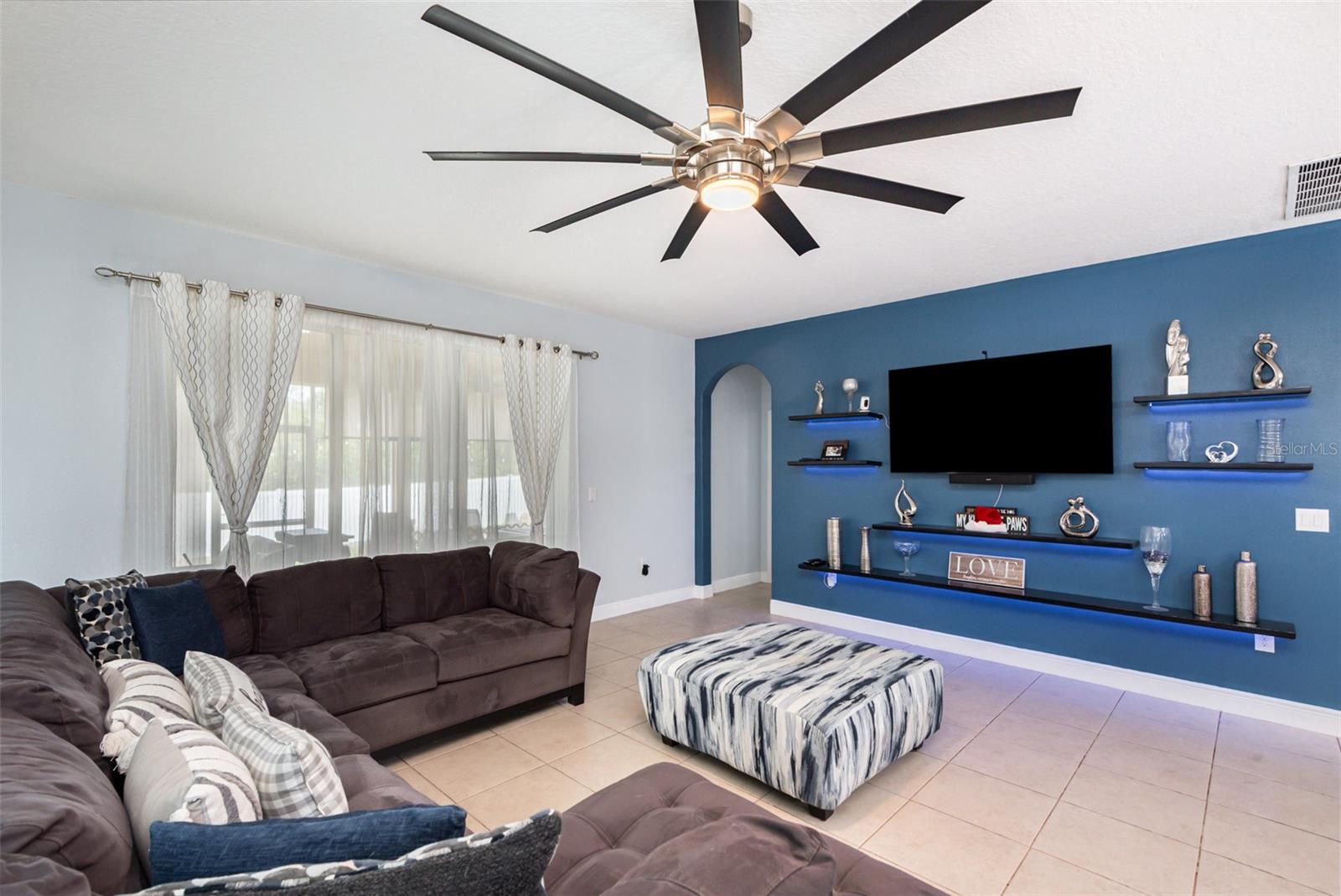 Image 10 of 28 For 1421 Daystar Lane