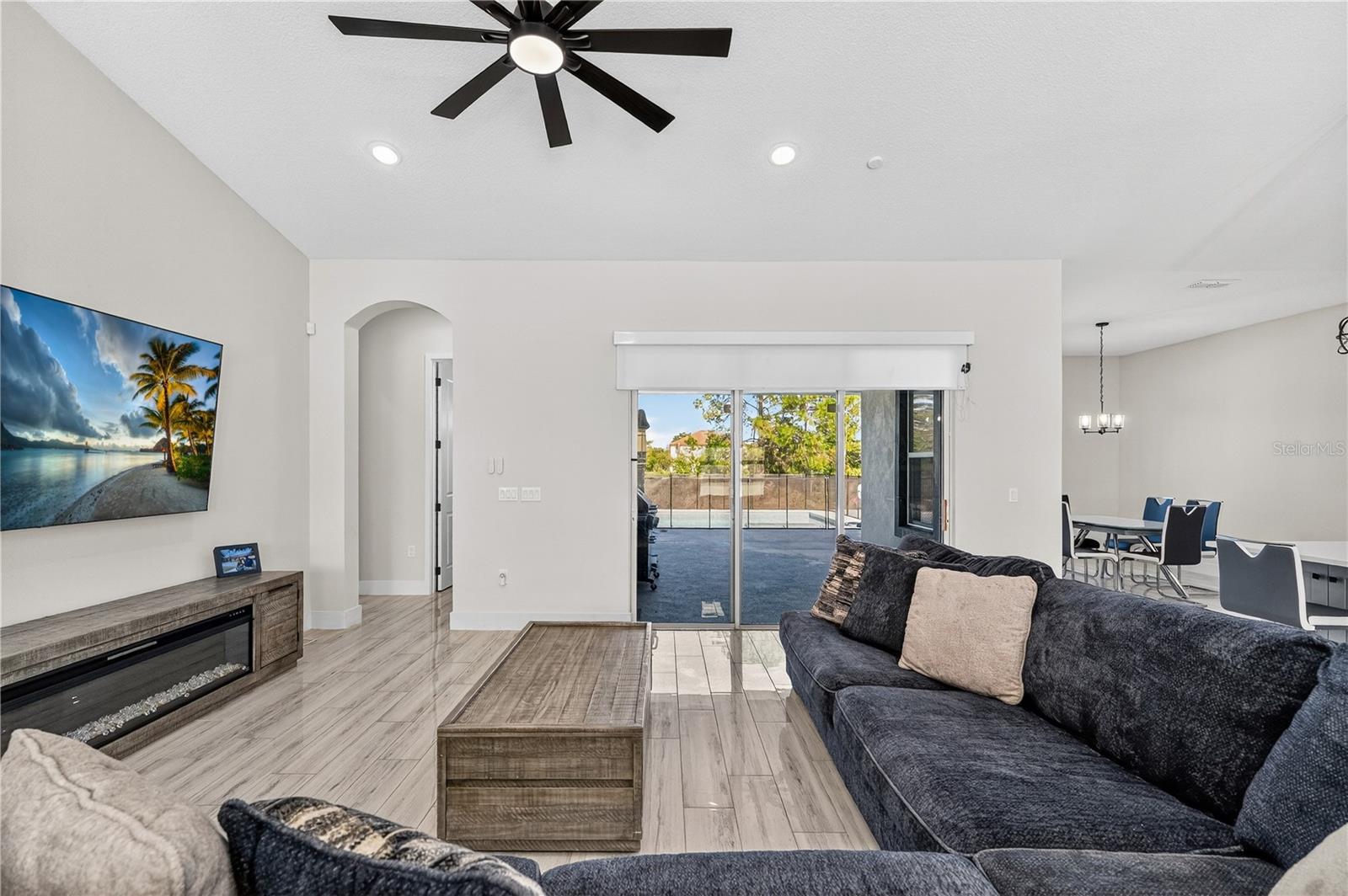 Image 19 of 63 For 18721 Seaview Street