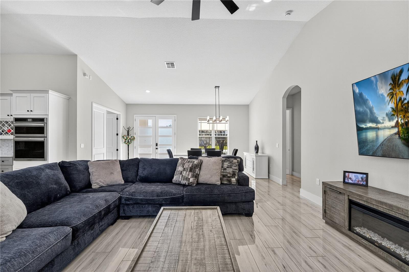 Image 22 of 63 For 18721 Seaview Street