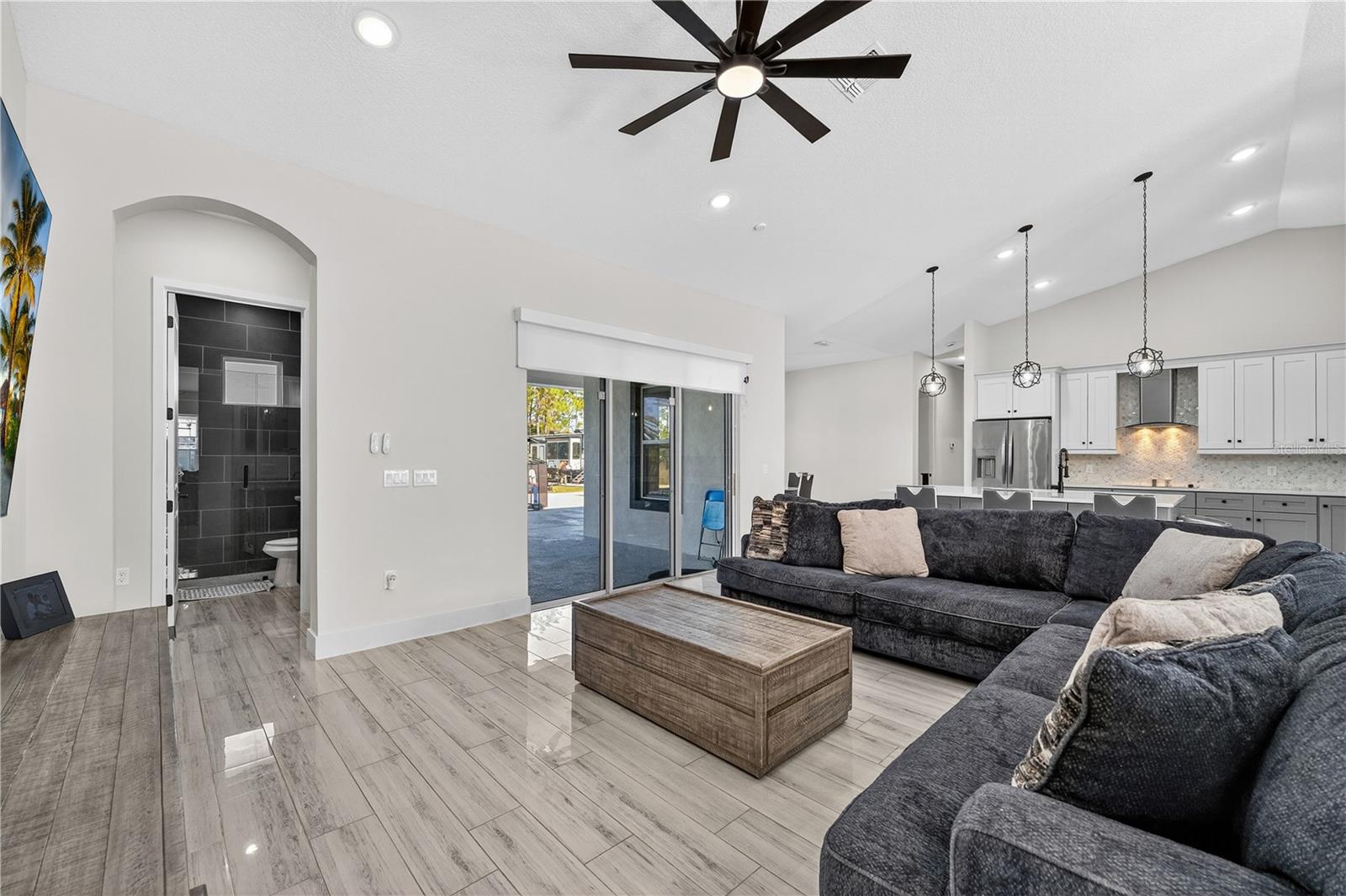 Image 23 of 63 For 18721 Seaview Street