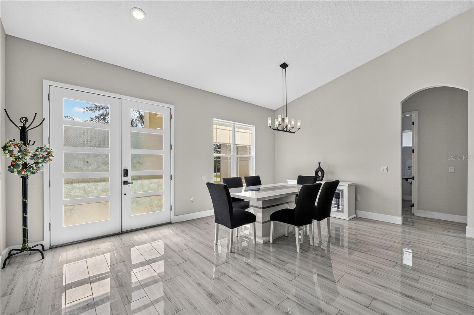 Image 24 of 63 For 18721 Seaview Street