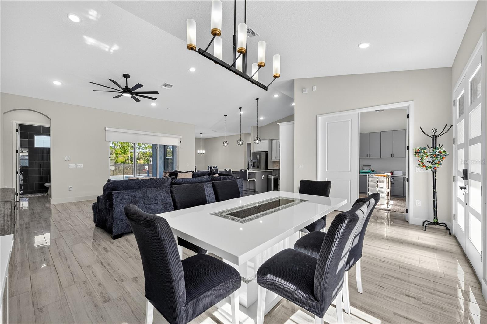 Image 26 of 63 For 18721 Seaview Street