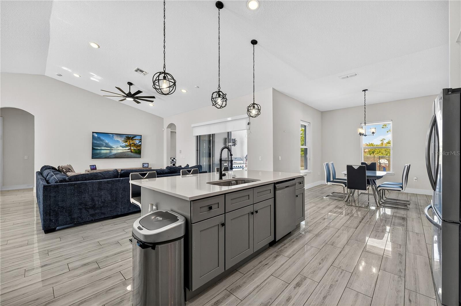 Image 32 of 63 For 18721 Seaview Street