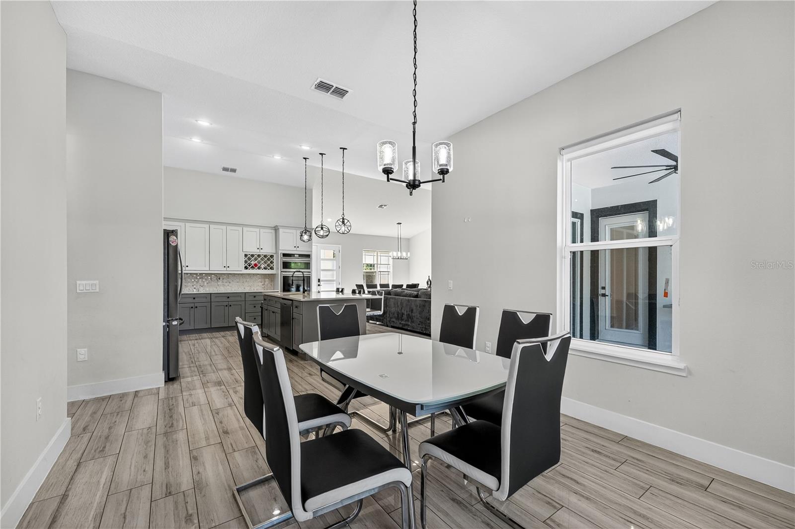 Image 35 of 63 For 18721 Seaview Street