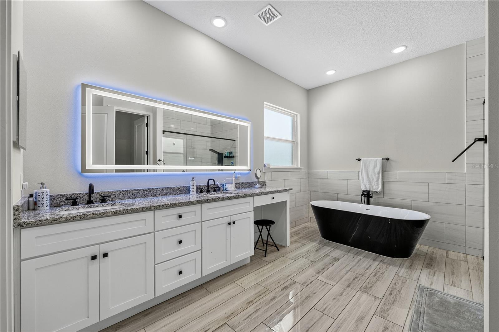 Image 43 of 63 For 18721 Seaview Street