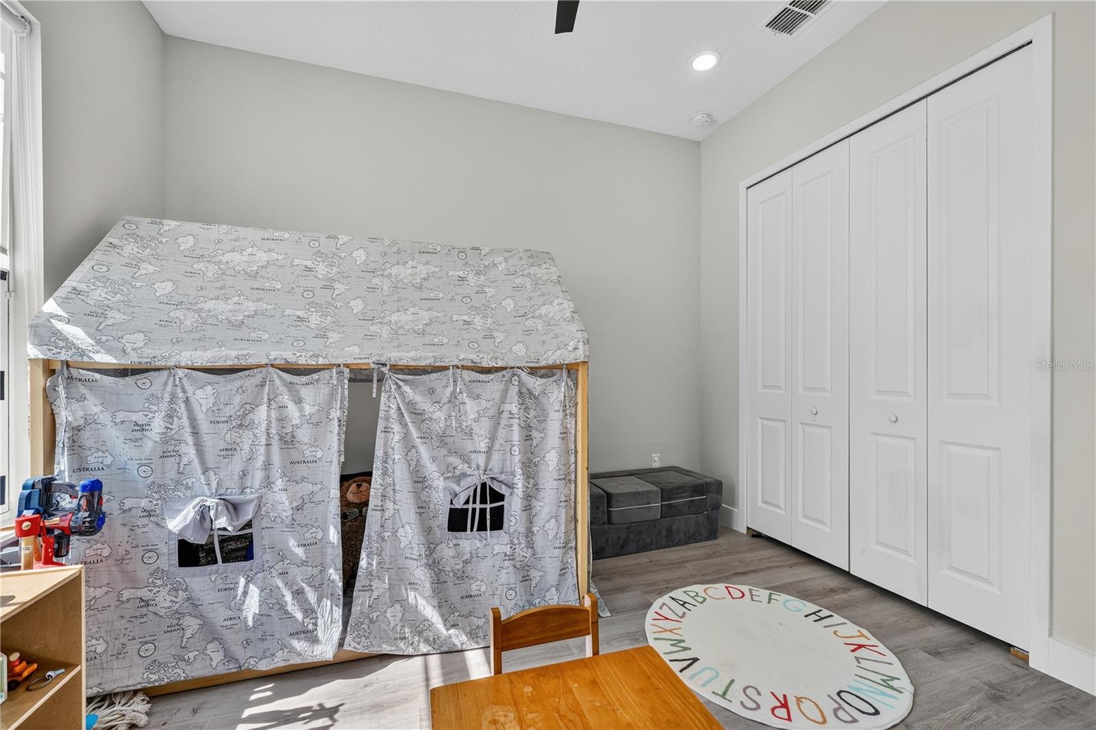 Image 47 of 63 For 18721 Seaview Street