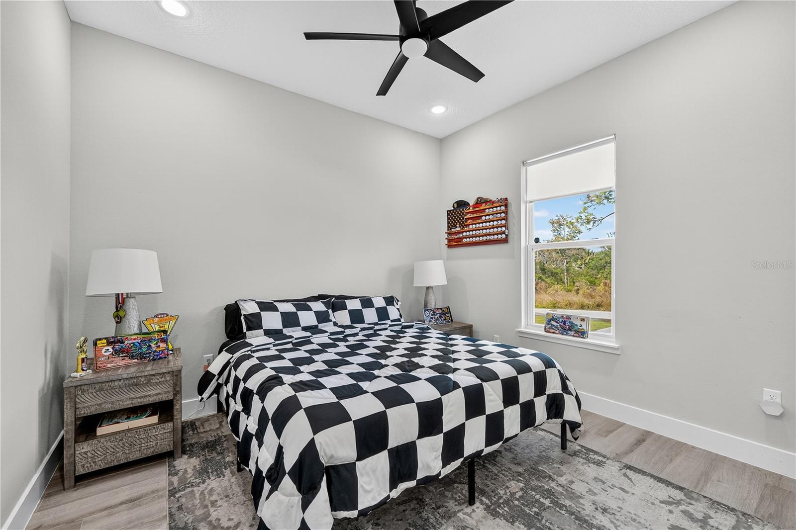 Image 49 of 63 For 18721 Seaview Street