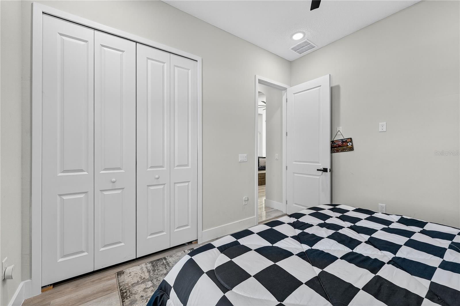 Image 50 of 63 For 18721 Seaview Street