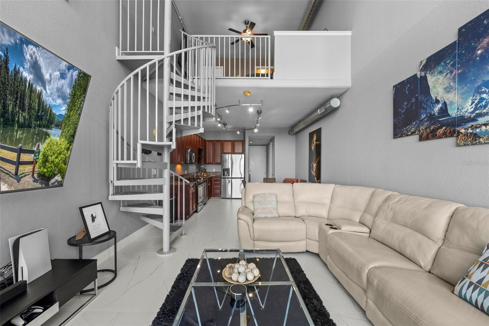 Image 16 of 32 For 150 Robinson Street 1007