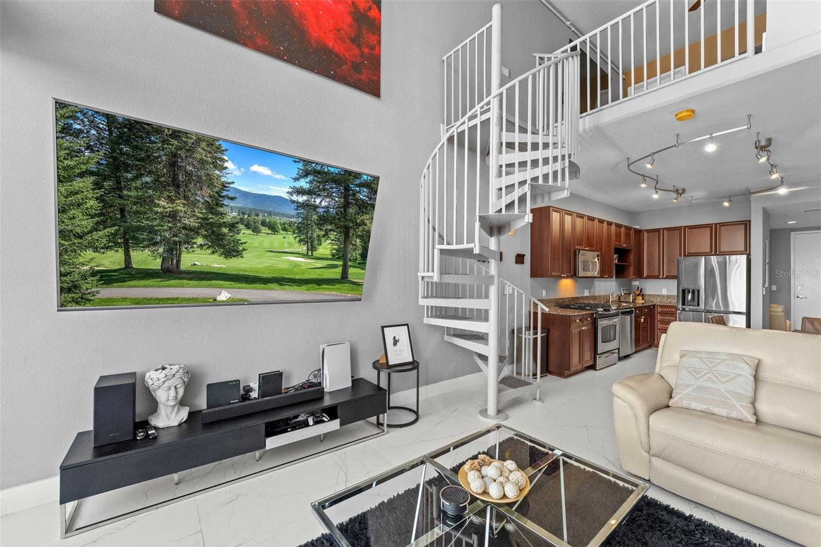 Image 17 of 32 For 150 Robinson Street 1007