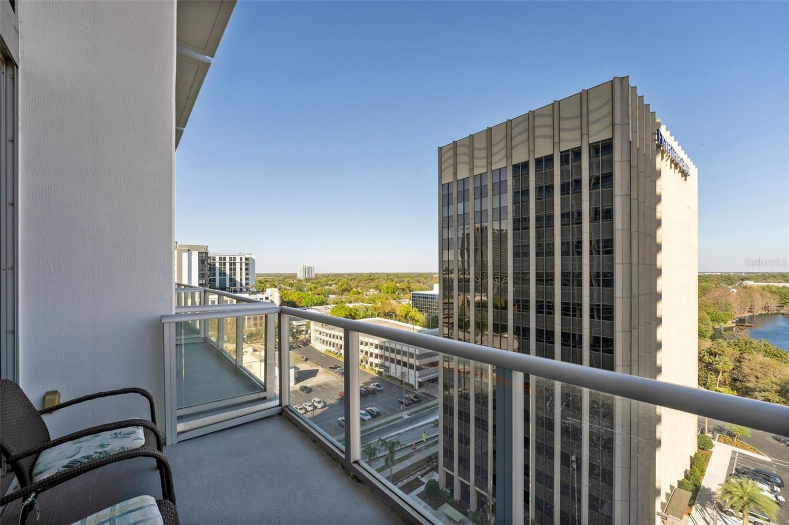 Image 28 of 32 For 150 Robinson Street 1007