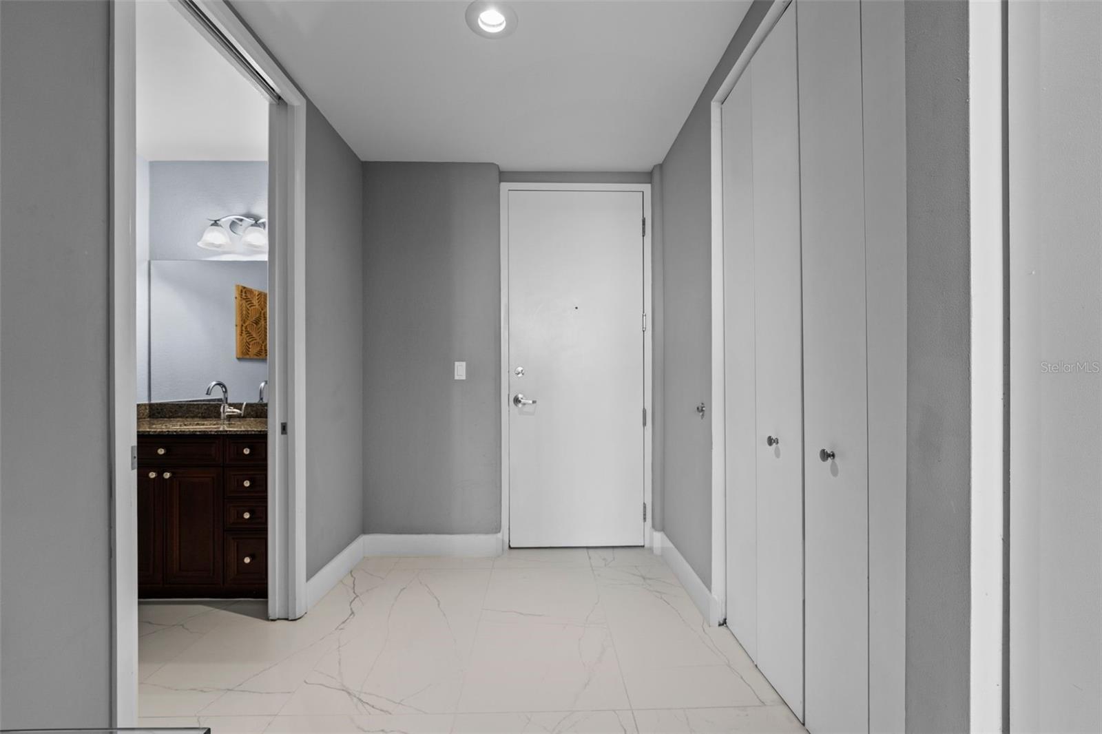 Image 7 of 32 For 150 Robinson Street 1007