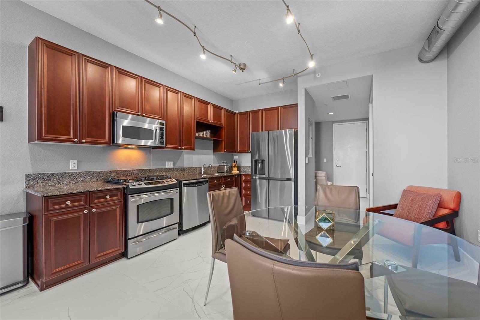 Image 9 of 32 For 150 Robinson Street 1007