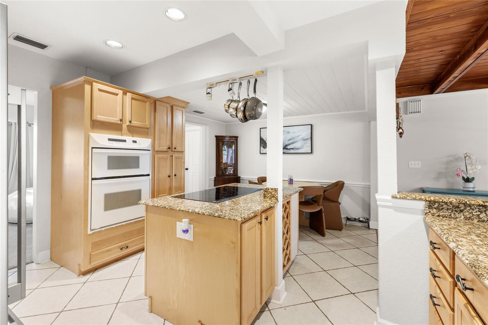 Image 17 of 38 For 807 Silver Drive