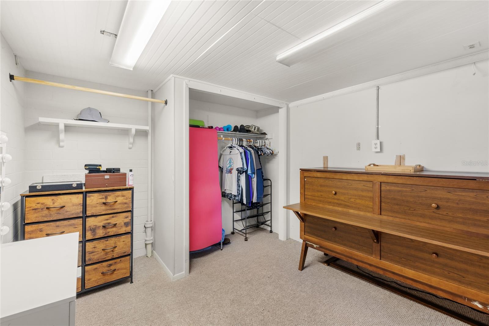 Image 24 of 38 For 807 Silver Drive