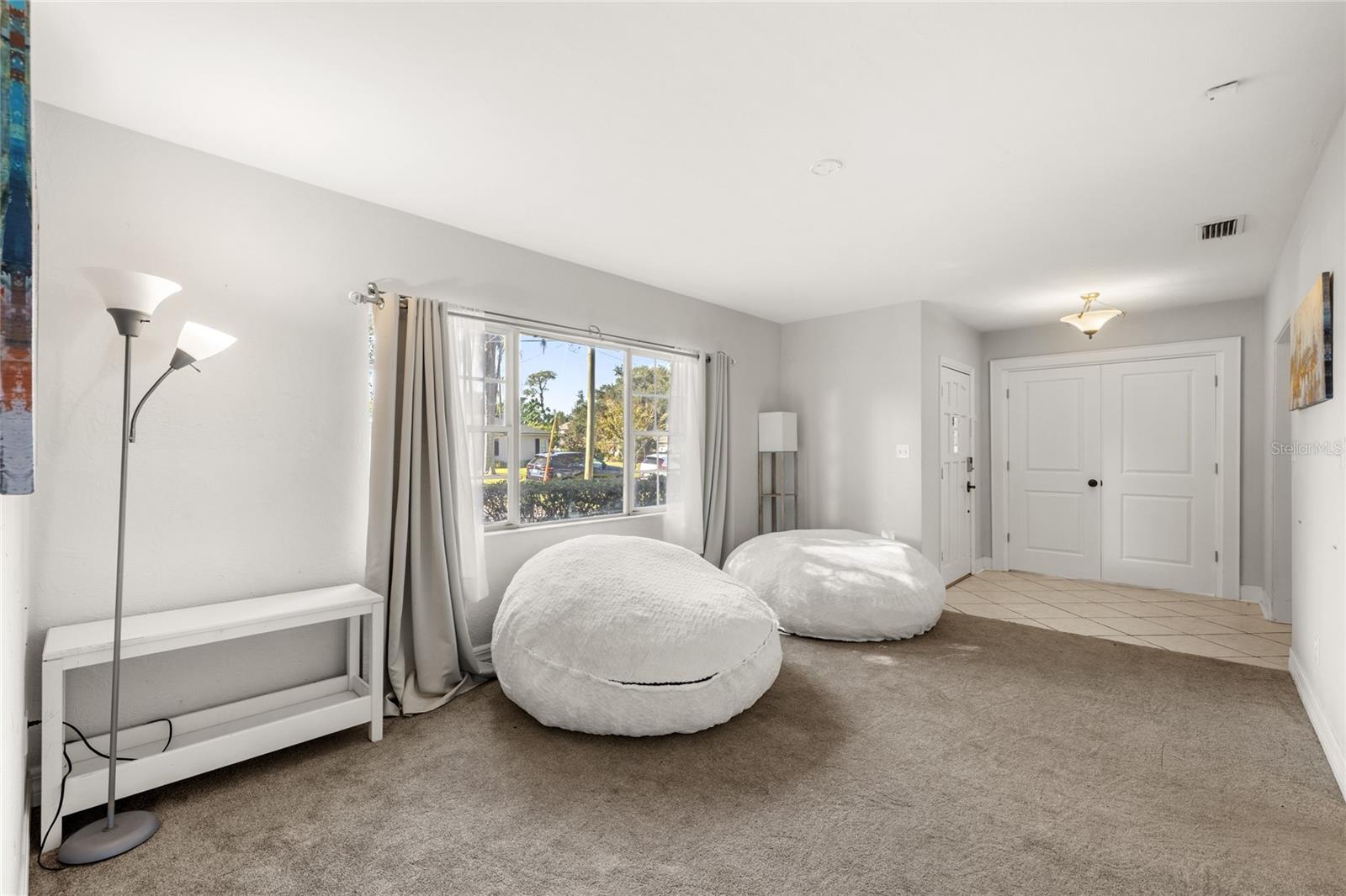 Image 9 of 38 For 807 Silver Drive