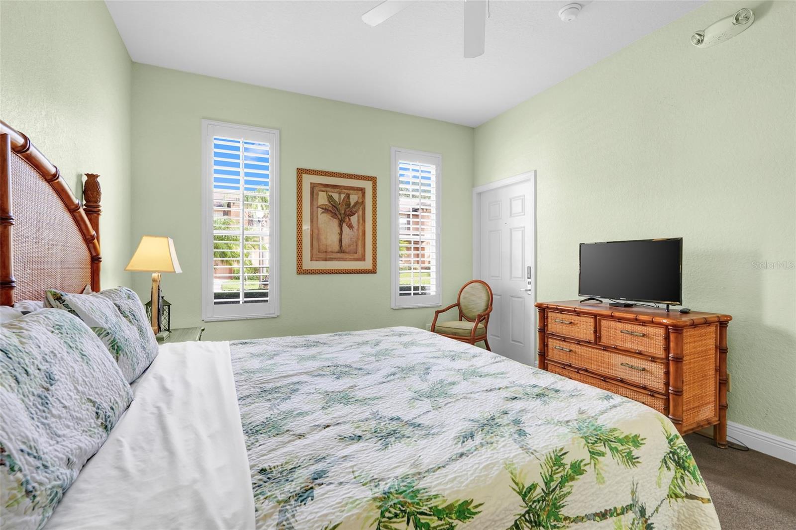 Image 13 of 32 For 3001 Calabria Avenue