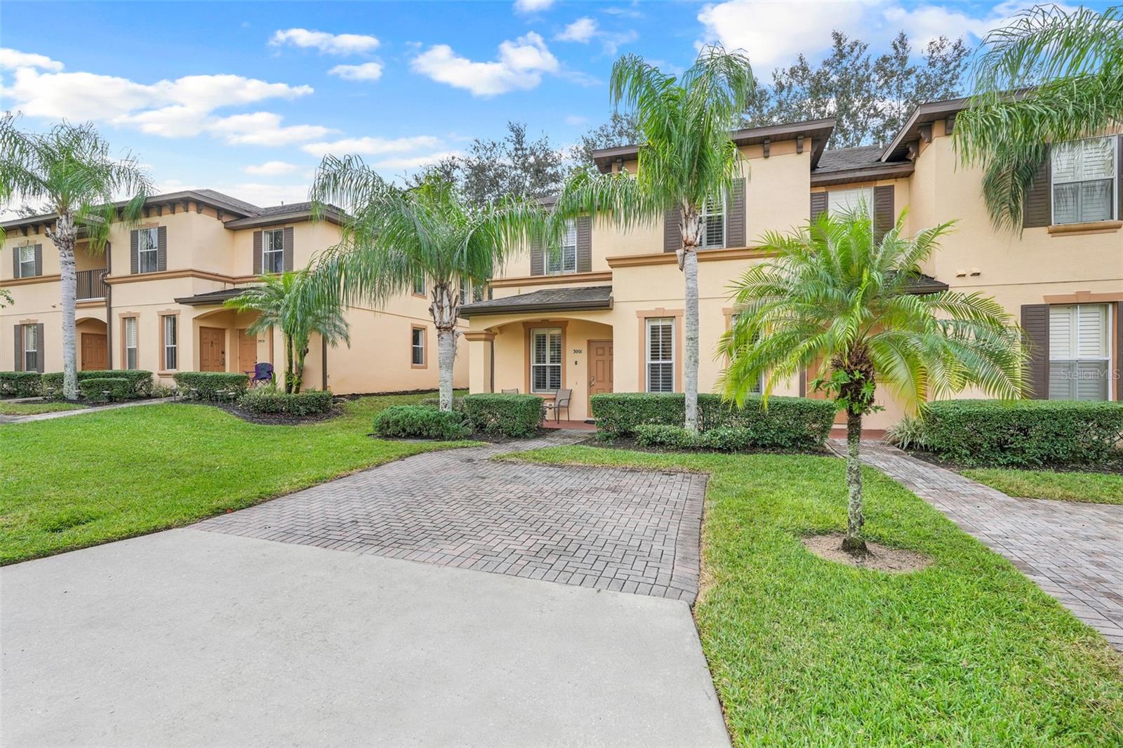 Image 3 of 32 For 3001 Calabria Avenue