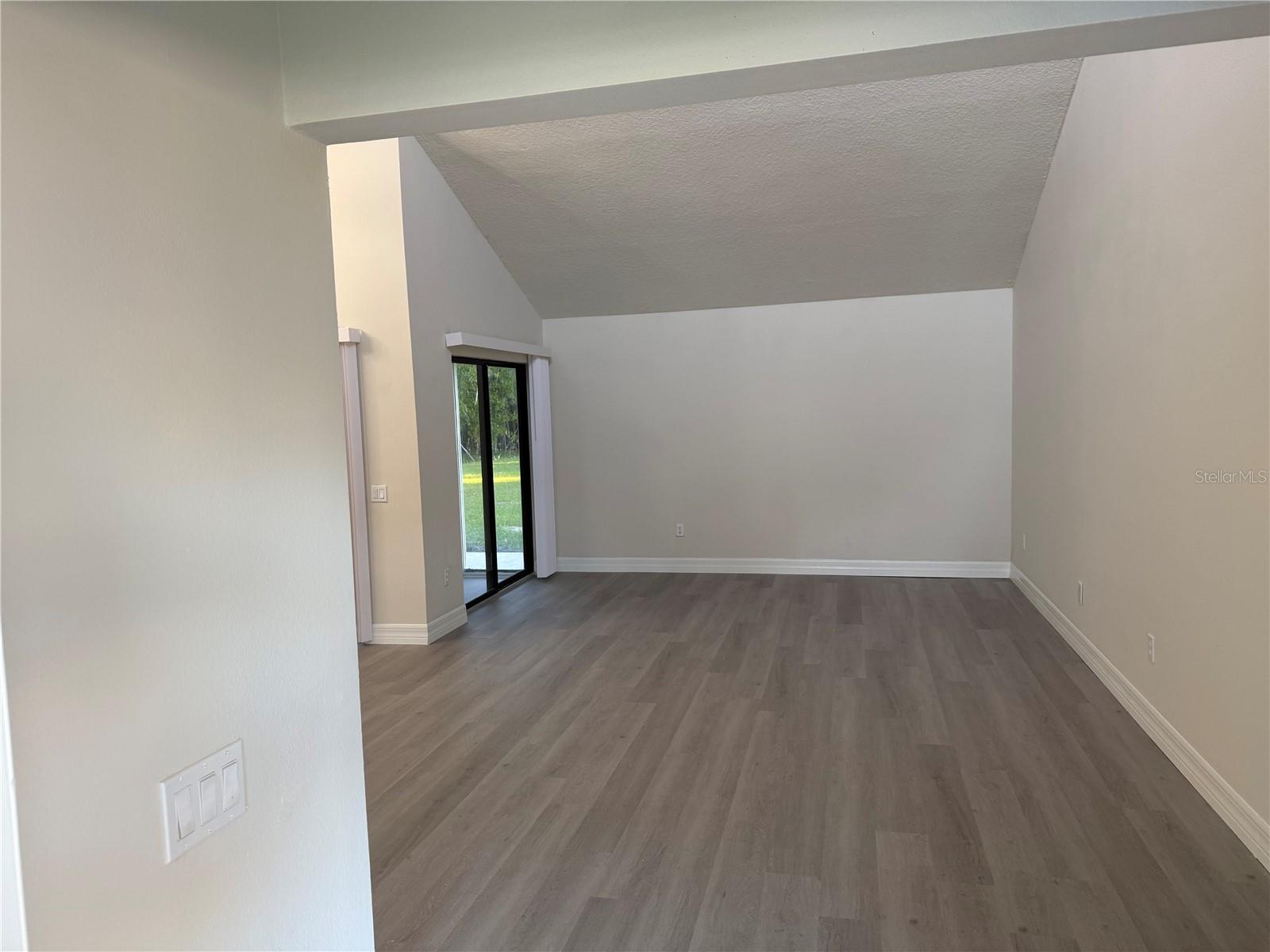 Image 14 of 23 For 5915 Crystal View Drive