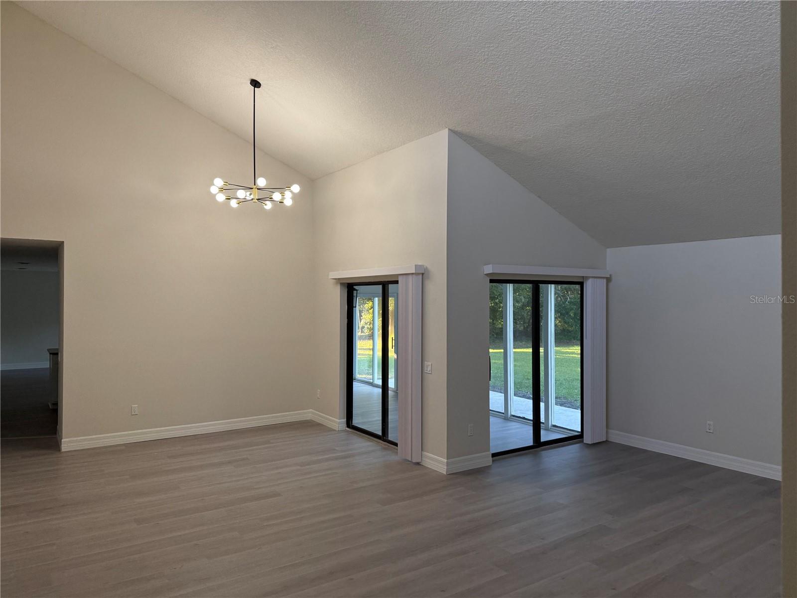 Image 15 of 23 For 5915 Crystal View Drive