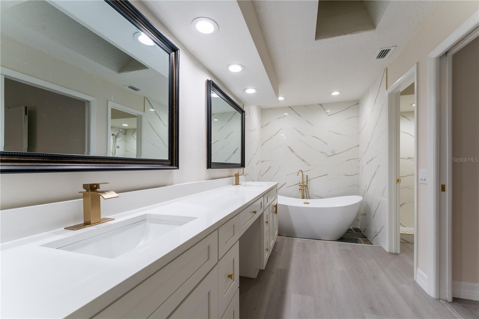 Image 33 of 53 For 5915 Crystal View Drive