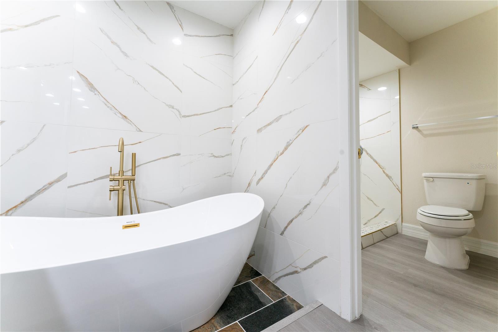 Image 34 of 53 For 5915 Crystal View Drive