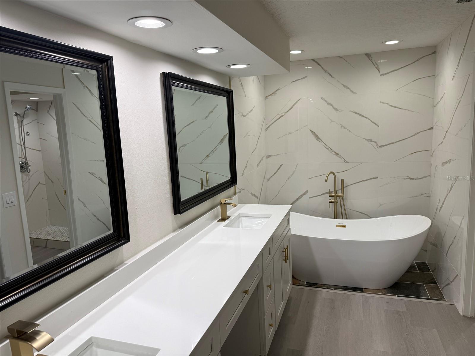 Image 5 of 23 For 5915 Crystal View Drive