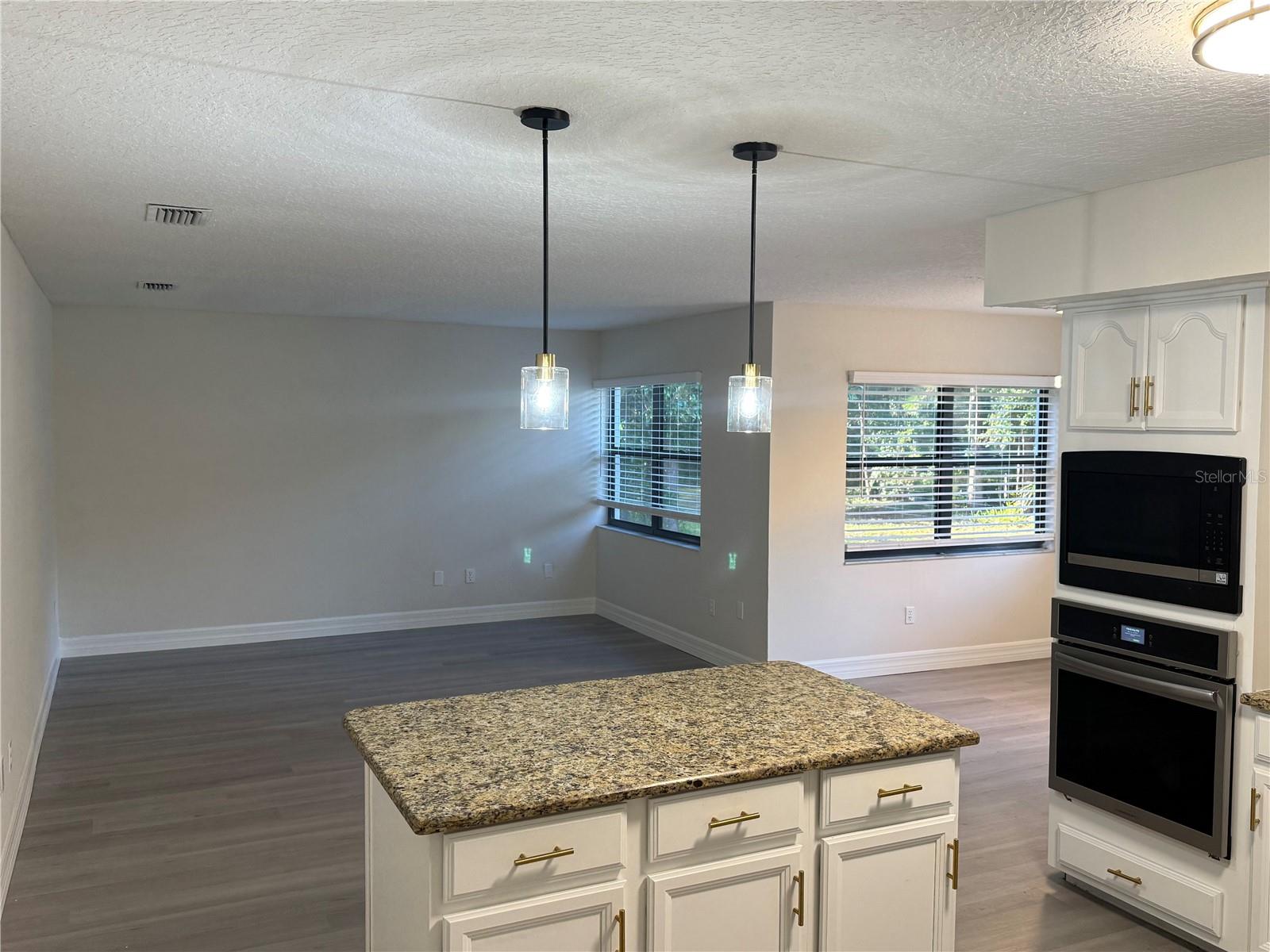 Image 9 of 23 For 5915 Crystal View Drive