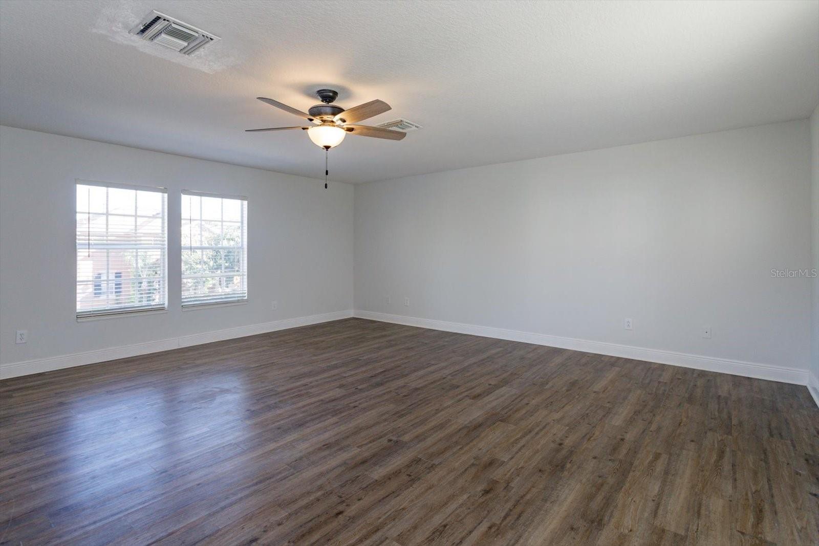 Image 5 of 10 For 7121 Blue Indigo Crescent